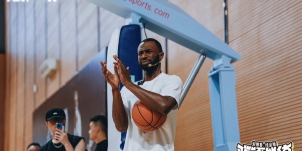 NBA状元变身“孩子王”，维金斯空降乌鲁木齐演绎快乐篮球