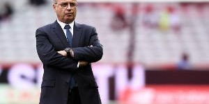 法媒：坎波斯正与一家欧洲豪门谈判加盟，且英超球队也对他感兴趣