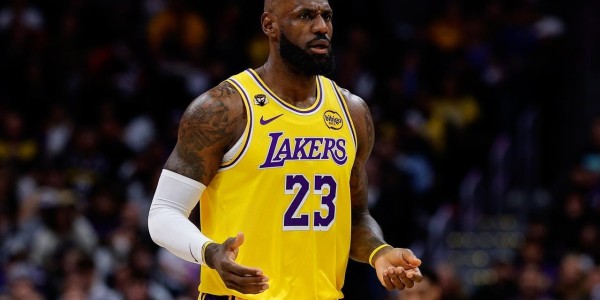 开云在线-不用退役！詹姆斯造大逆转！东契奇38+13+10打爆掘金，斯玛特救主