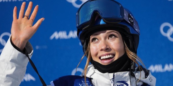 开云官网-完美收官！谷爱凌卫冕自由式滑雪U型场地金牌，李方慧夺银