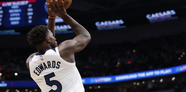 开云官网-芬奇：我信任华子他整个赛季大部分时间都在做正确决策 继续保持