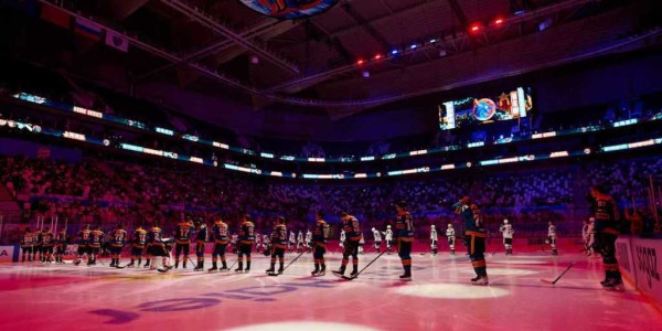 开云APP-顶级冰球联赛时隔六年重返上海，冰球热潮在中国能快速回升吗