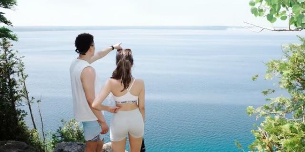 kaiyun-李弘权一家近照，24岁成巨星，妻子是白富美教师，顶薪没悬念了|上海队|cba联赛|上海男篮|NCAA|nba_新浪体育_新浪新闻